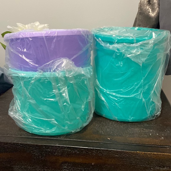 Tupperware Basic Bright Set - Picture 1 of 1